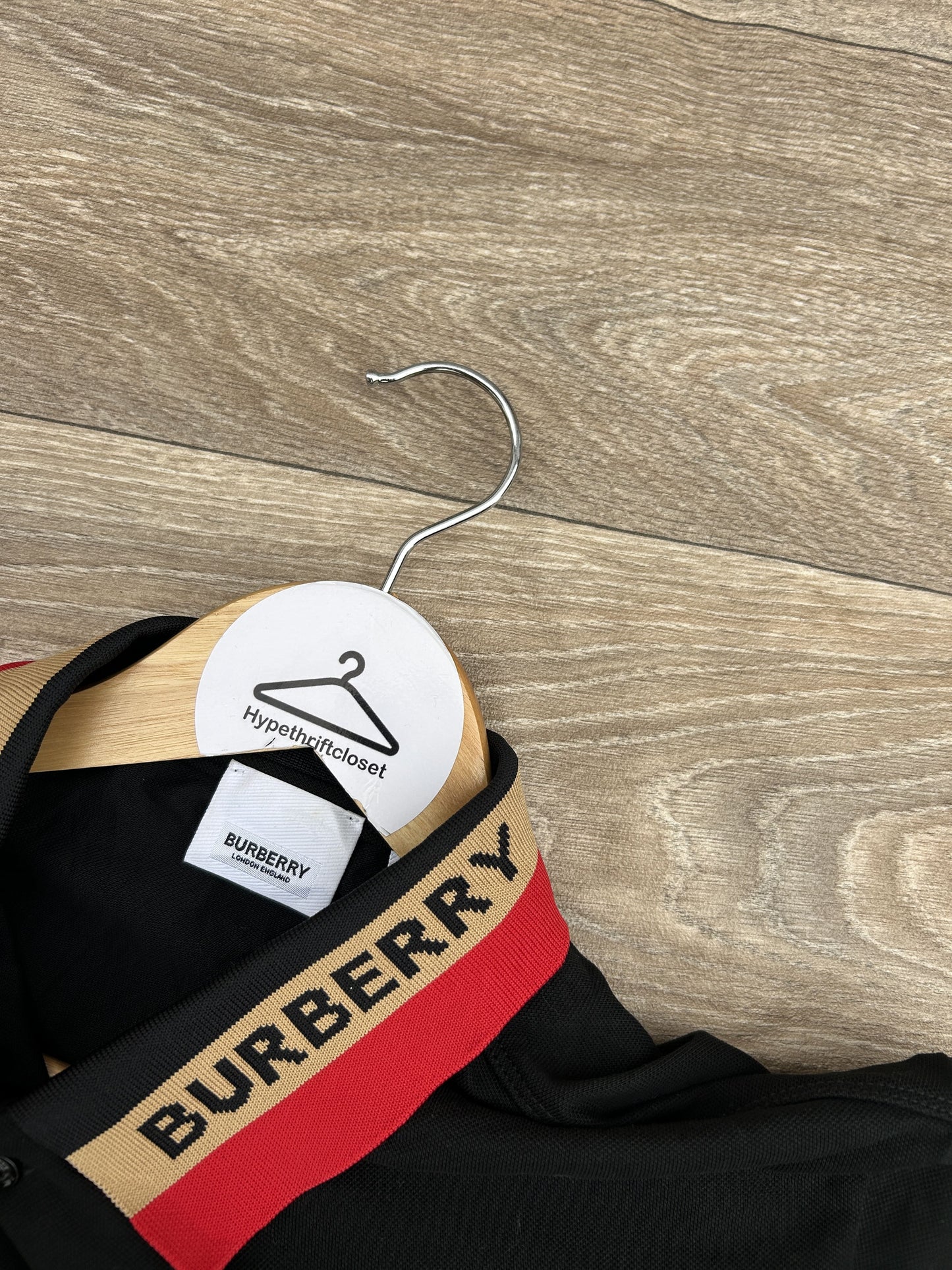 Burberry logo print collar tshirt