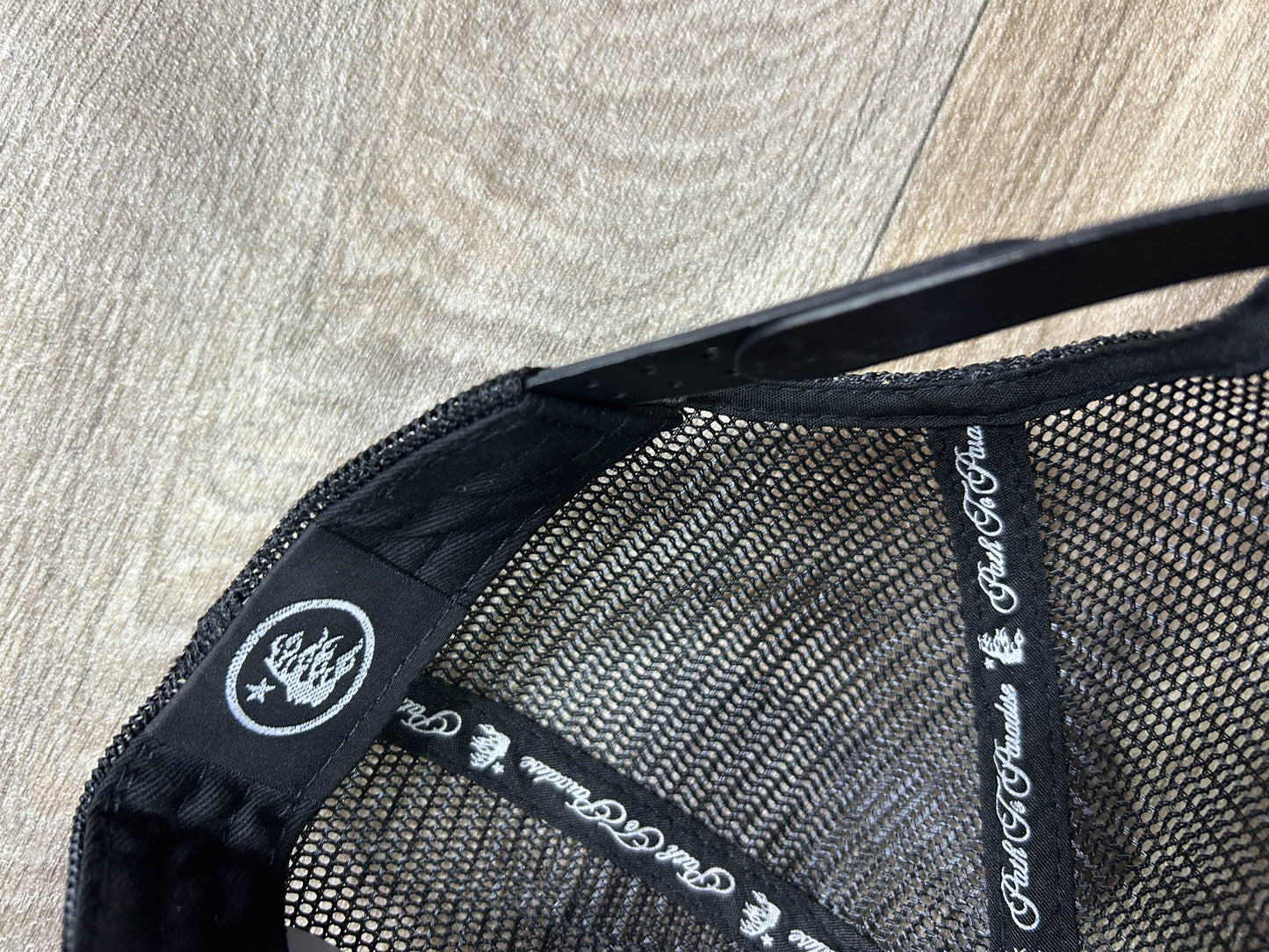 Hellstar logo print trucker cap