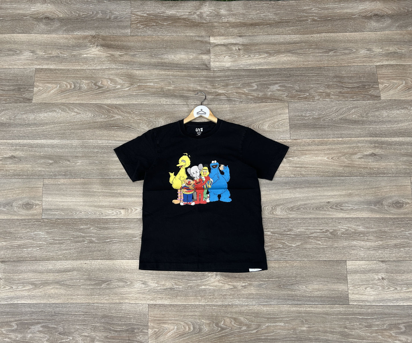 Kaws x Sesame street logo print tshirt