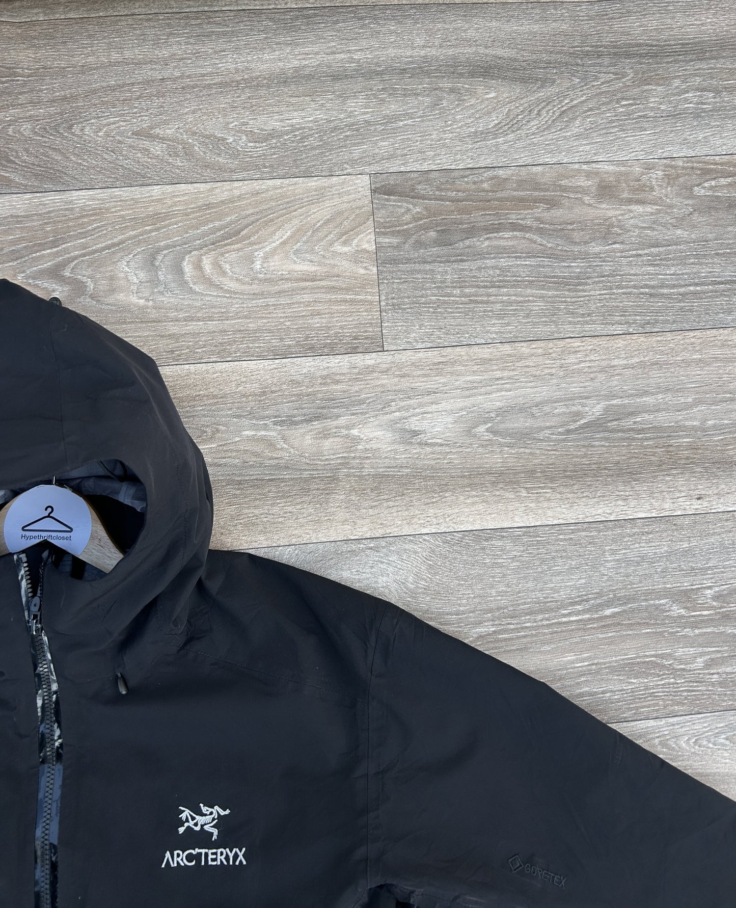 Arc'teryx gore'tex logo outdoor jacket