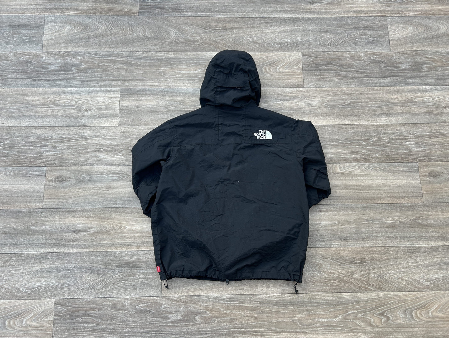 Supreme x TNF Gore'tex outdoor jacket