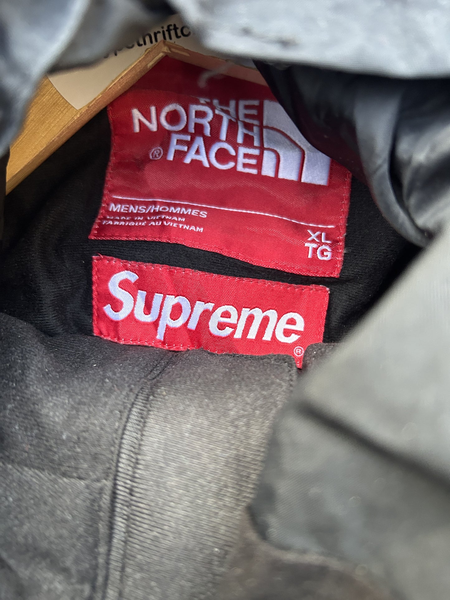 Supreme x TNF Gore'tex outdoor jacket