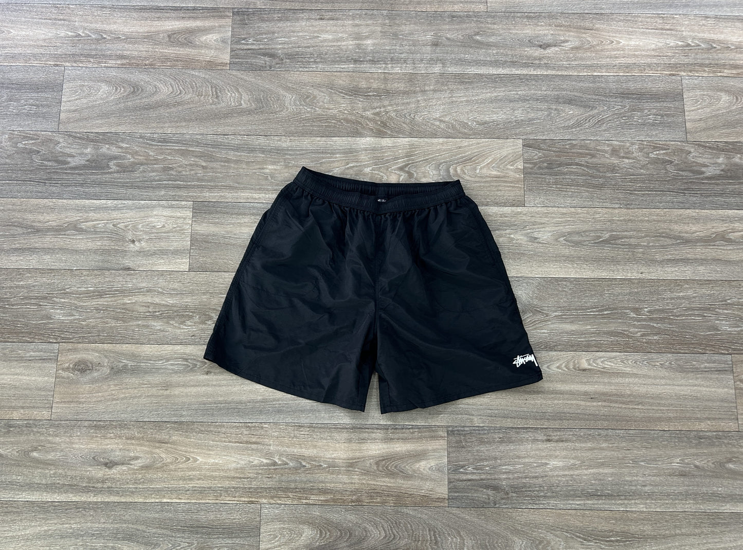 Stussy logo print shorts