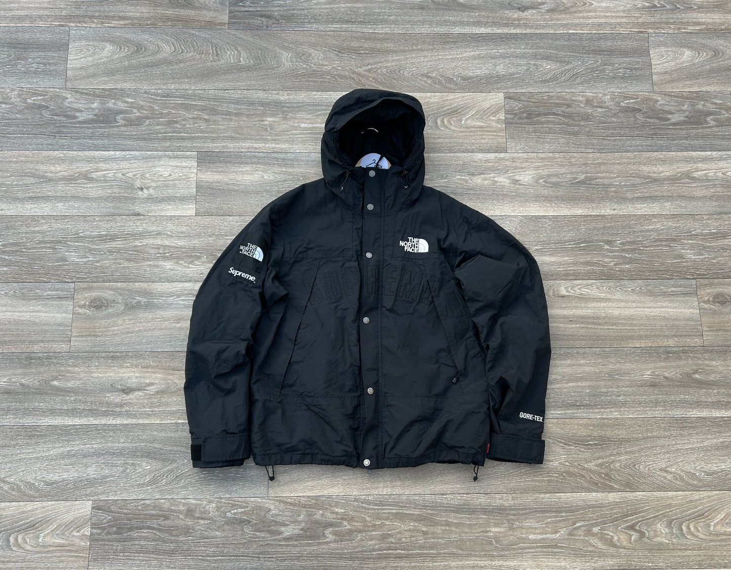 Supreme x TNF Gore'tex outdoor jacket