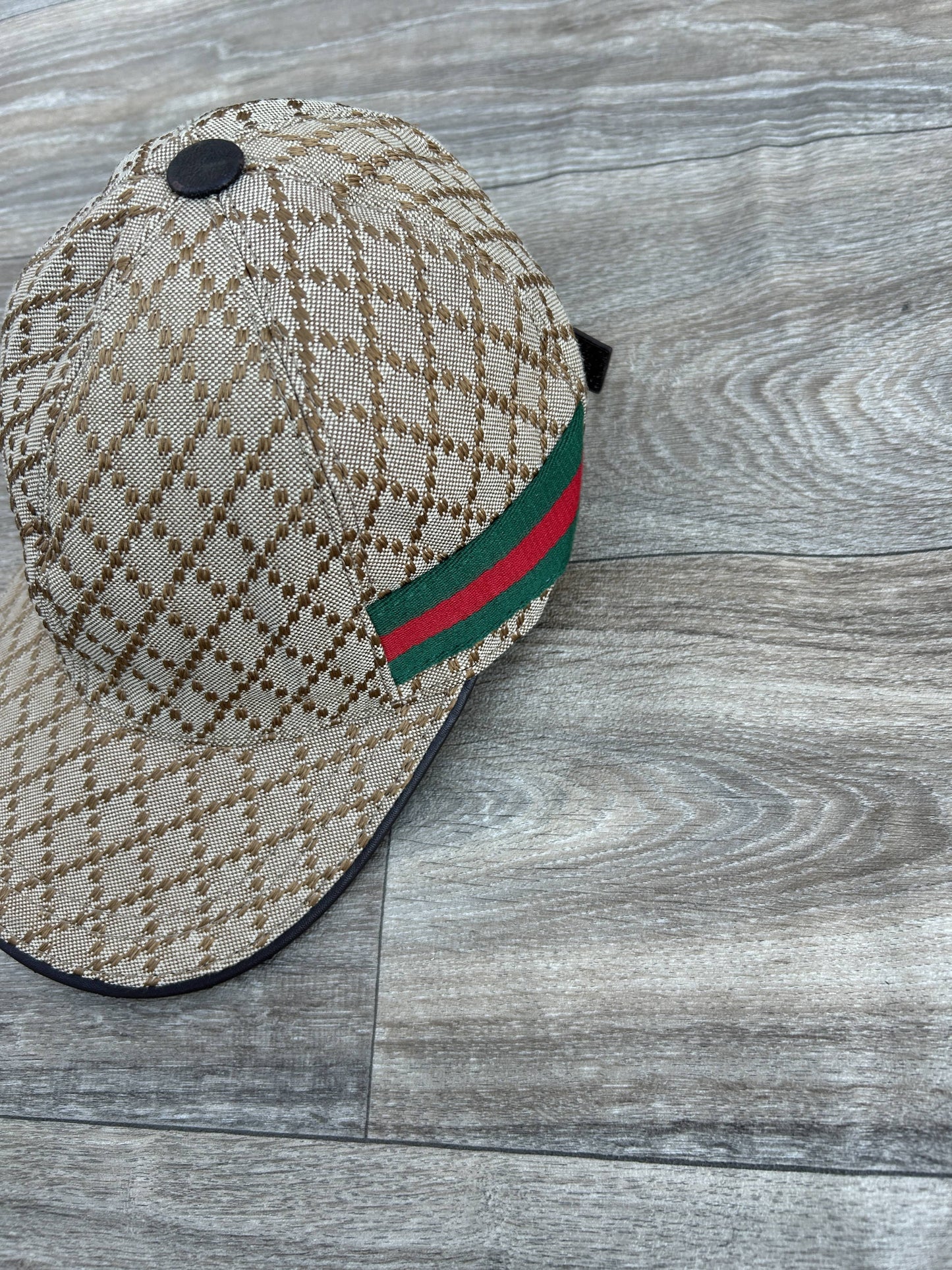 Gucci logo cap