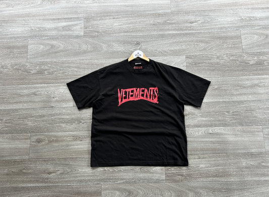 Vetements world tour logo tshirt