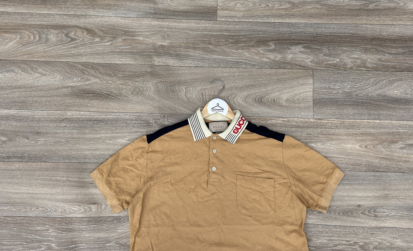 Gucci neck logo collar tshirt